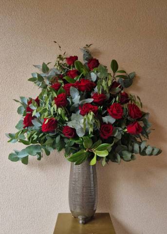 Bouquet de 10 roses + eucalyptus  